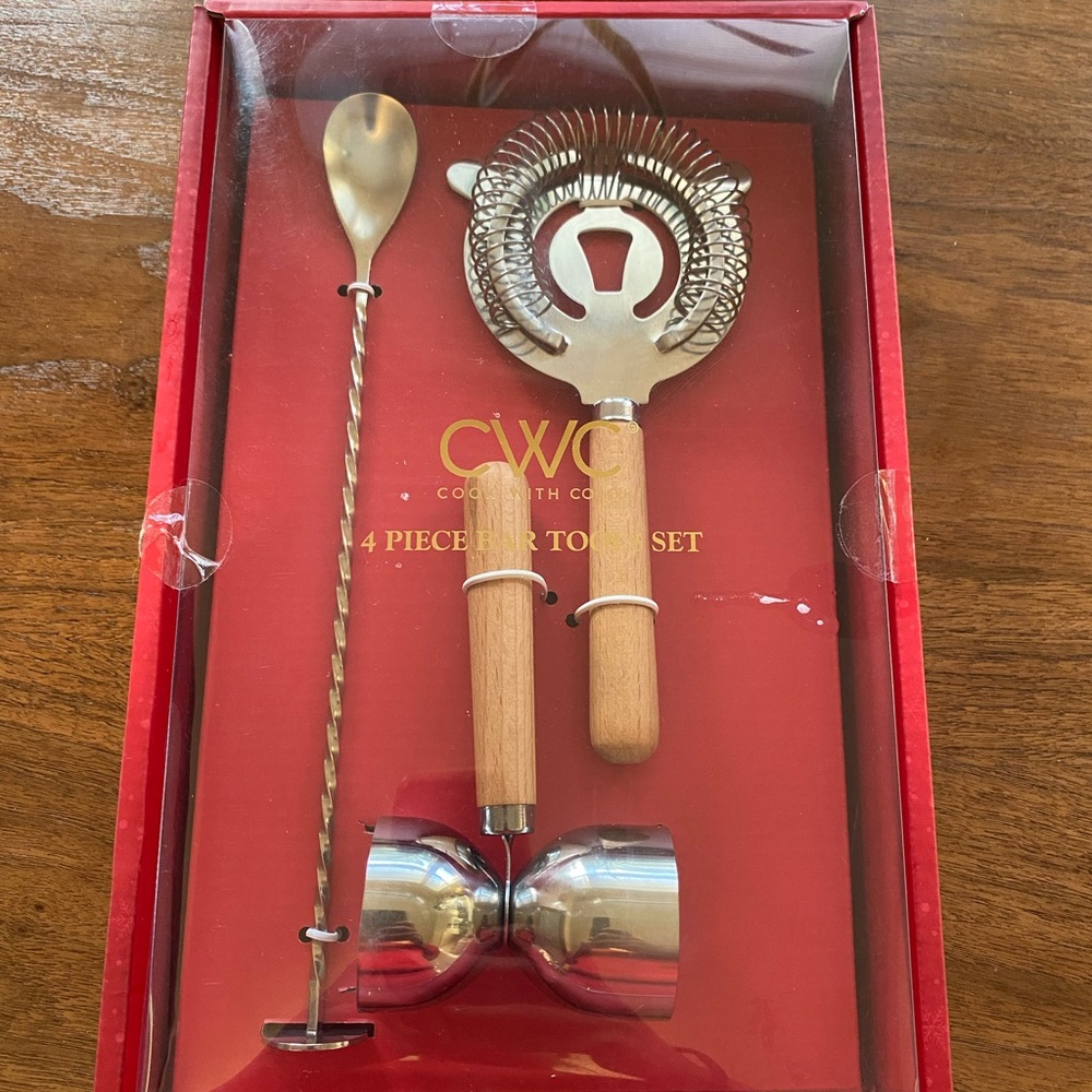 Bar set with storage bag